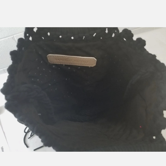 Danielle Nicole purse crochet fringe black crossbody hand bag wooden handles - Picture 3 of 5